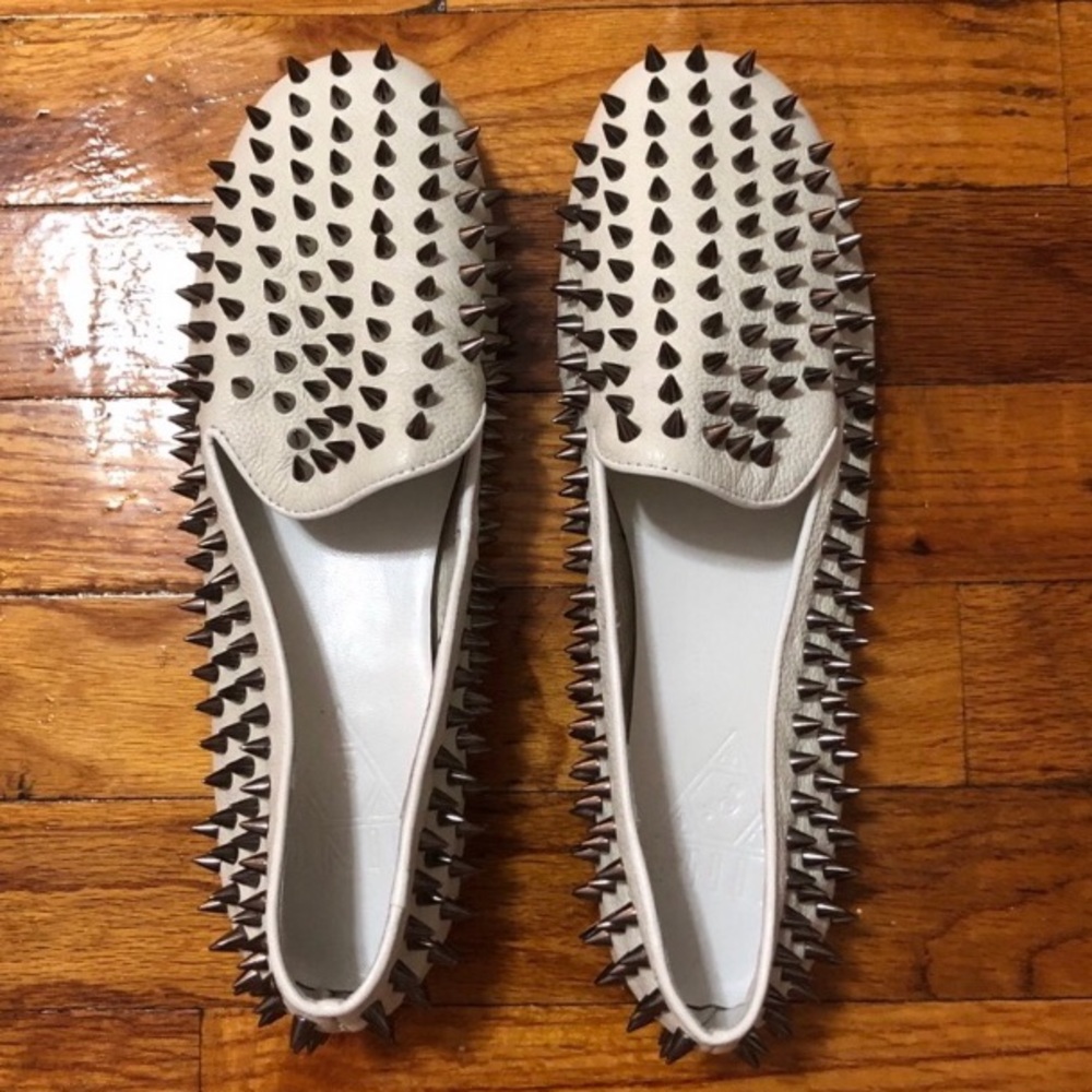 UNIF Hellraiser Flats